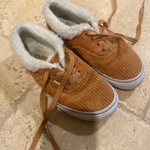 Shearling Vans sz 2 - Picture 1 of 4